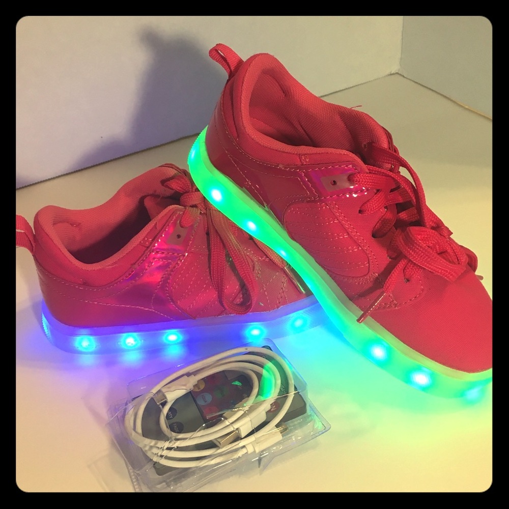 NWOT Flashlights Kids Light-Up Shoes